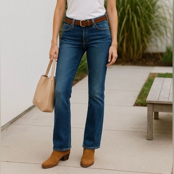 Lucky Brand Dark Blue Lola Boot Cut Jeans Size 4/27 - Picture 2 of 9